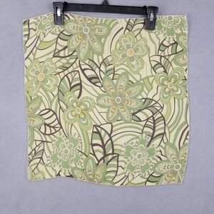 Floral‎ Green and Cream Wrap